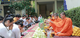 ពិធីសូត្រមន្ត តាមទំនៀមទម្លាប់ព្រះពុទ្ធសាសនាដើម្បីសុំសេចក្តីសុខសិរីសួស្តី និងអបអរសាទរឆ្នាំថ្មីប្រពៃណីជាតិខ្មែរដែលនឹងមកដល់នាពេលឆាប់ៗ