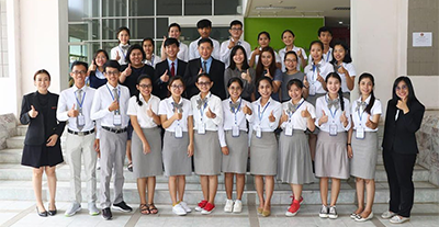 Twenty Yr-4 pharmacy students visit Northeastern Thailand for summer internship
